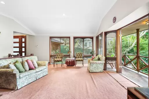 9 Redgrove Avenue, Beecroft Sold by Aurora Property